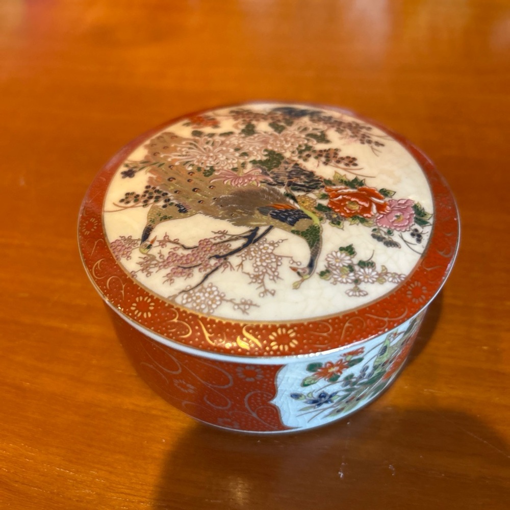 Vintage Satsuma Round Floral Trinket Music Box Japan Music Plays!